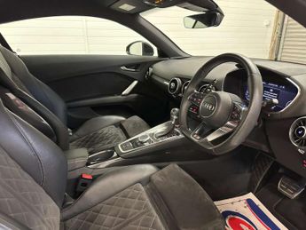 Audi TT 2.0 TT Black Edition 45 TFSI Quattro Semi-Auto 4WD 3dr