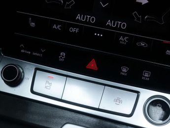 AUDI E-TRON e-tron Black Edition 55 Quattro 4WD 5dr