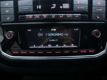 VOLKSWAGEN UP! e-up! 5dr