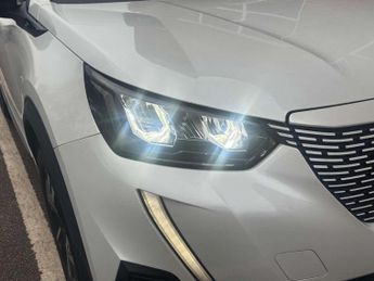 PEUGEOT 2008 2008 Allure Premium+ EV 5dr