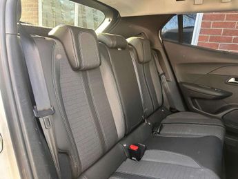 PEUGEOT 2008 2008 Allure Premium+ EV 5dr