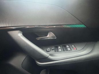 PEUGEOT 2008 2008 Allure Premium+ EV 5dr
