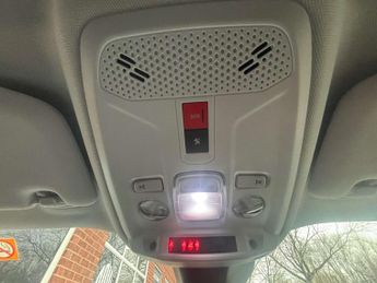 PEUGEOT 2008 2008 Allure Premium+ EV 5dr