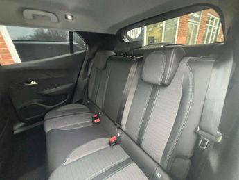 PEUGEOT 2008 2008 Allure Premium+ EV 5dr