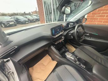 PEUGEOT 2008 2008 Allure Premium+ EV 5dr