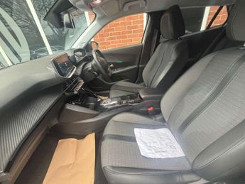 PEUGEOT 2008 2008 Allure Premium+ EV 5dr