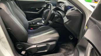 PEUGEOT 2008 2008 Allure Premium+ EV 5dr