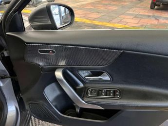 MERCEDES-BENZ A-CLASS 1.5 A 180 Sport Exeutive D Auto 5dr