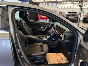 MERCEDES-BENZ A-CLASS 1.5 A 180 Sport Exeutive D Auto 5dr