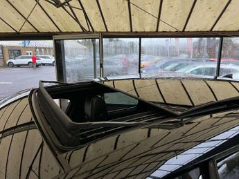 LAND ROVER RANGE ROVER VELAR 2.0 Range Rover Velar R-Dynamic S D180 Auto 4WD 5dr