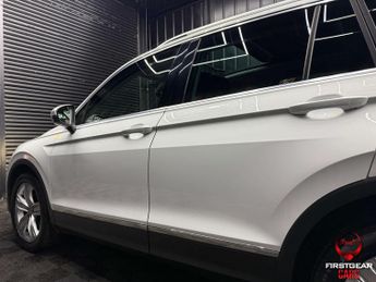 Volkswagen Tiguan 2.0 TDI SEL SUV 5dr Diesel DSG Euro 6 (s/s) (150 ps)