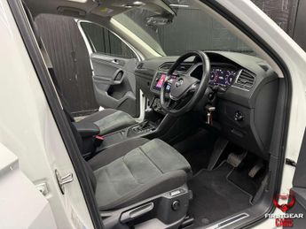 Volkswagen Tiguan 2.0 TDI SEL SUV 5dr Diesel DSG Euro 6 (s/s) (150 ps)