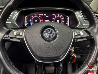 Volkswagen Tiguan 2.0 TDI SEL SUV 5dr Diesel DSG Euro 6 (s/s) (150 ps)
