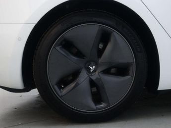 TESLA MODEL 3 Model 3 Long Range AWD 4WD 4dr