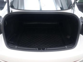 TESLA MODEL 3 Model 3 Standard Range + 4dr