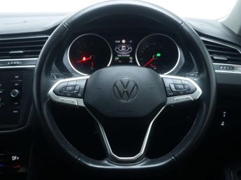 VOLKSWAGEN TIGUAN 1.5 Tiguan Active TSi Semi-Auto 5dr