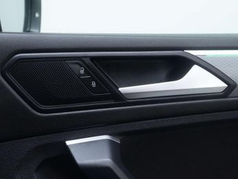 VOLKSWAGEN TIGUAN 1.5 Tiguan Active TSi Semi-Auto 5dr