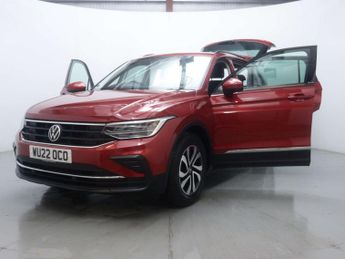 VOLKSWAGEN TIGUAN 1.5 Tiguan Active TSi Semi-Auto 5dr