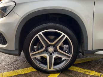 MERCEDES-BENZ GLA 2.1 GLA 220 D 4Matic AMG Line Automatic 4WD 5dr - NATIONAL DELIV