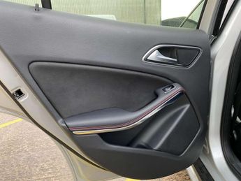 MERCEDES-BENZ GLA 2.1 GLA 220 D 4Matic AMG Line Automatic 4WD 5dr - NATIONAL DELIV