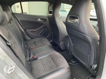 MERCEDES-BENZ GLA 2.1 GLA 220 D 4Matic AMG Line Automatic 4WD 5dr - NATIONAL DELIV