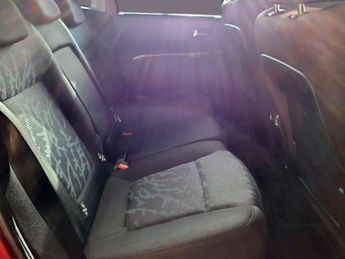 PEUGEOT 3008 1.6 3008 Exclusive HDi Semi-Auto 5dr