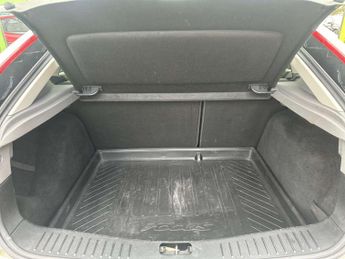 FORD FOCUS 2.0 Focus Titanium 145 Auto 5dr