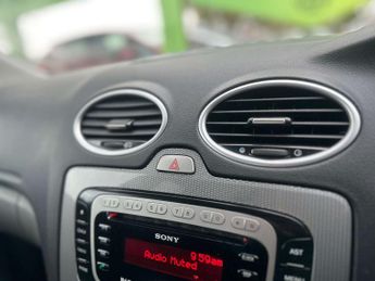 FORD FOCUS 2.0 Focus Titanium 145 Auto 5dr