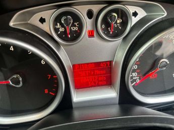 FORD FOCUS 2.0 Focus Titanium 145 Auto 5dr