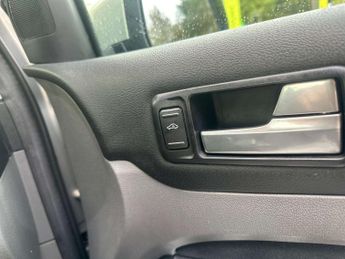 FORD FOCUS 2.0 Focus Titanium 145 Auto 5dr