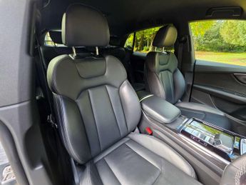 AUDI Q8 3.0 Q8 Black Edition 55 TFSI MHEV Quattro Auto 4WD 5dr