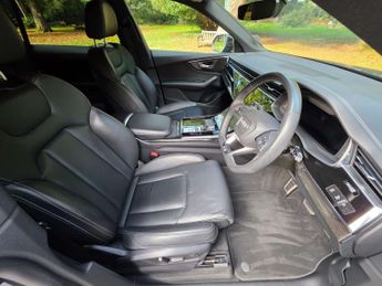 AUDI Q8 3.0 Q8 Black Edition 55 TFSI MHEV Quattro Auto 4WD 5dr