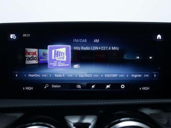 MERCEDES-BENZ CLA 1.3 CLA 250 AMG Line Premium Plus E Auto 4dr