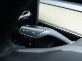 TESLA MODEL 3 Model 3 Long Range AWD 4WD 4dr