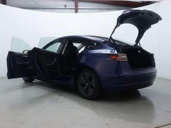 TESLA MODEL 3 Model 3 Long Range AWD 4WD 4dr