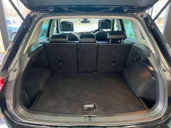VOLKSWAGEN TIGUAN 2.0 Tiguan SEL TDI 4Motion Semi-Auto 4WD 5dr