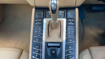 PORSCHE MACAN 3.0 Macan S D Semi-Auto 4WD 5dr