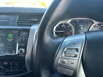 NISSAN NAVARA 2.3 Navara Tekna dCi Auto 4WD 5dr