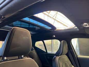 VOLVO XC40 2.0 XC40 R-Design T4 AWD Auto 4WD 5dr