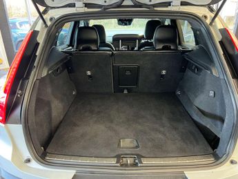 VOLVO XC40 2.0 XC40 R-Design T4 AWD Auto 4WD 5dr