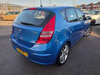 HYUNDAI I30 1.6 I30 Premium CRDI Auto 5dr