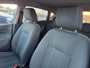 FORD FIESTA 1.4 Fiesta Titanium Auto 5dr