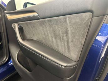 TESLA MODEL Y Model Y Long Range AWD 4WD 5dr