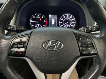 HYUNDAI TUCSON 1.7 Tucson Premium SE Blue Drive 2WD CRDi Semi-Auto 5dr