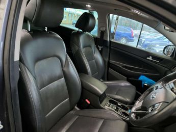 HYUNDAI TUCSON 1.7 Tucson Premium SE Blue Drive 2WD CRDi Semi-Auto 5dr