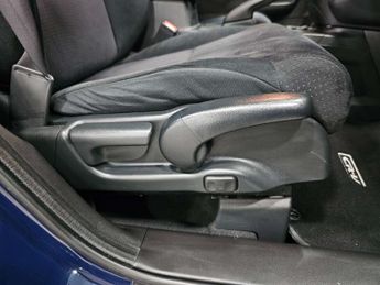 HONDA CR-V 2.0 CR-V SE i-VTec Auto 4WD 5dr