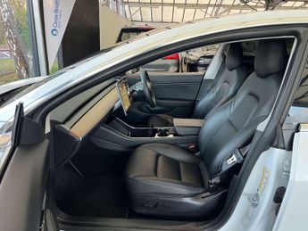 TESLA MODEL 3 Model 3 Standard Range + 4dr