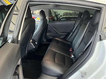 TESLA MODEL 3 Model 3 Standard Range + 4dr