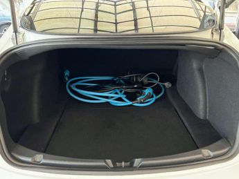 TESLA MODEL 3 Model 3 Standard Range + 4dr
