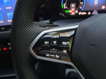 VOLKSWAGEN GOLF 1.4 Golf GTE Semi-Auto 5dr